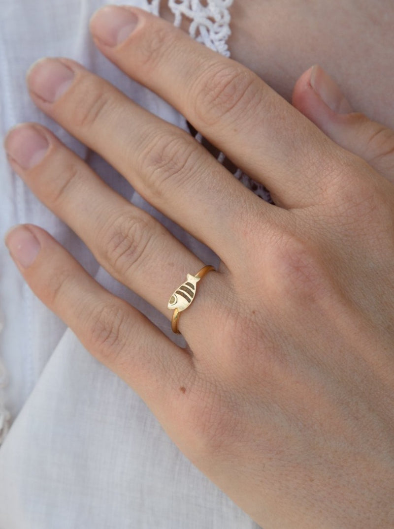 1970s Gold and Enamel Fish Ring