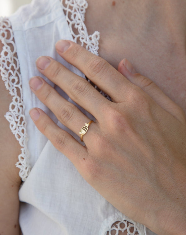 1970s Gold and Enamel Fish Ring